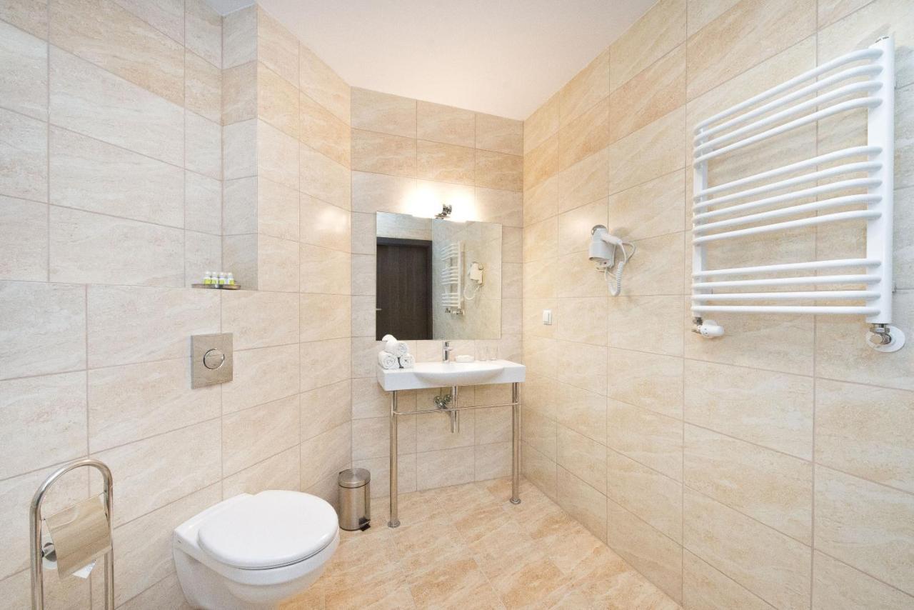 Hotel Bartnik Pszczółki Екстериор снимка