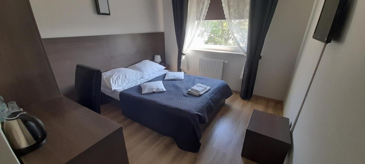 Hotel Bartnik Pszczółki Екстериор снимка