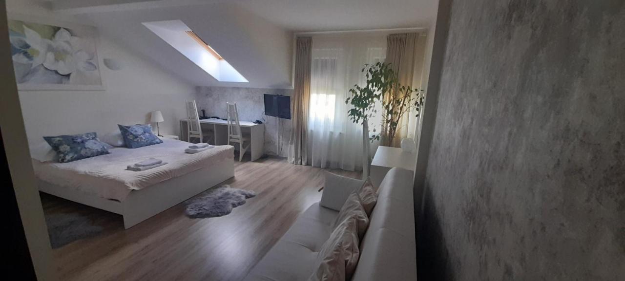 Hotel Bartnik Pszczółki Екстериор снимка