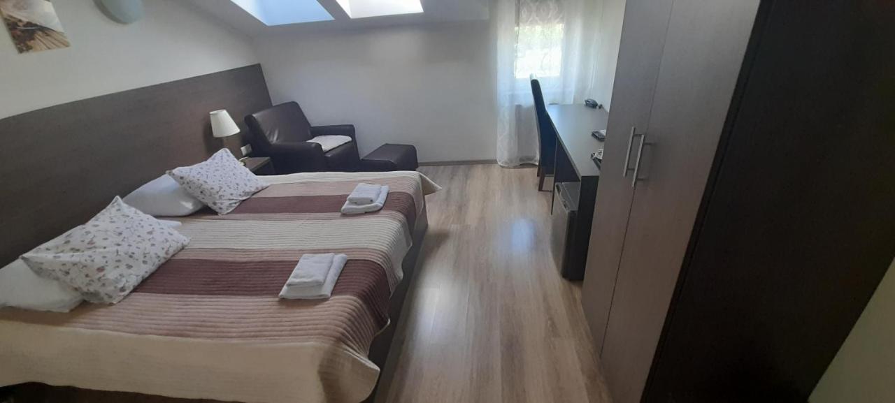 Hotel Bartnik Pszczółki Екстериор снимка