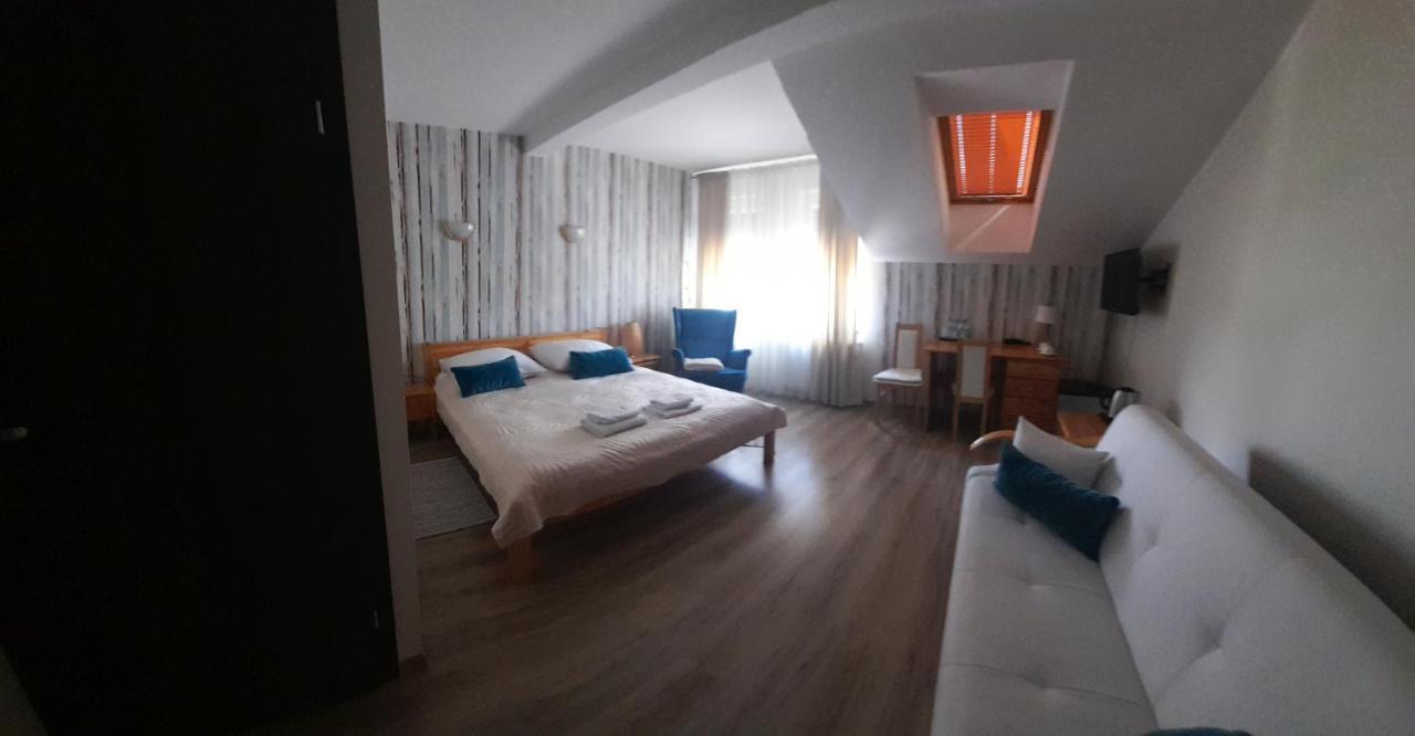 Hotel Bartnik Pszczółki Екстериор снимка