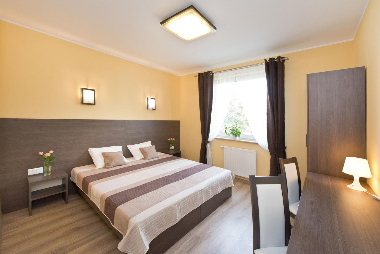 Hotel Bartnik Pszczółki Екстериор снимка