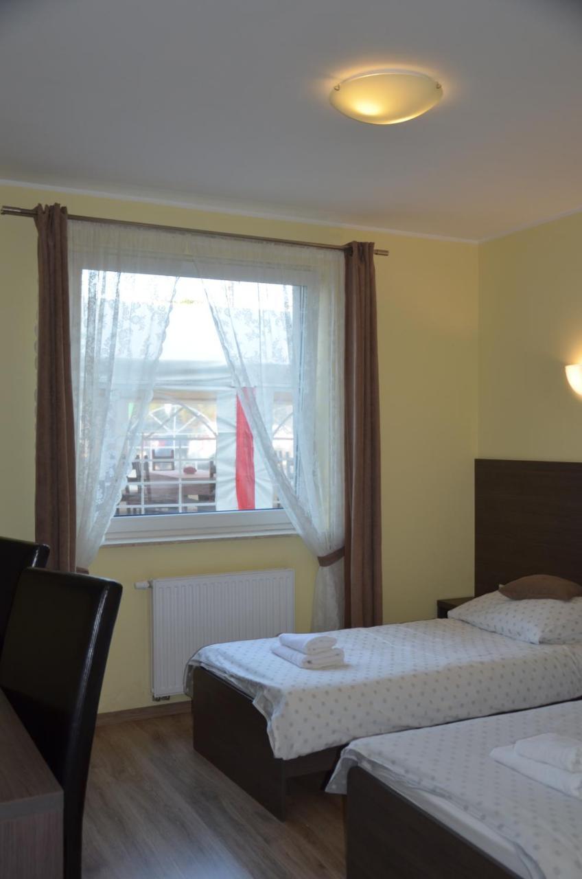 Hotel Bartnik Pszczółki Екстериор снимка