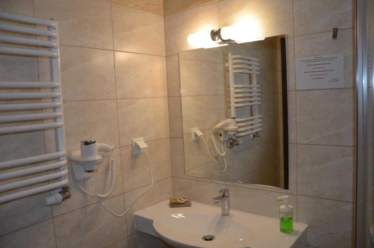 Hotel Bartnik Pszczółki Екстериор снимка