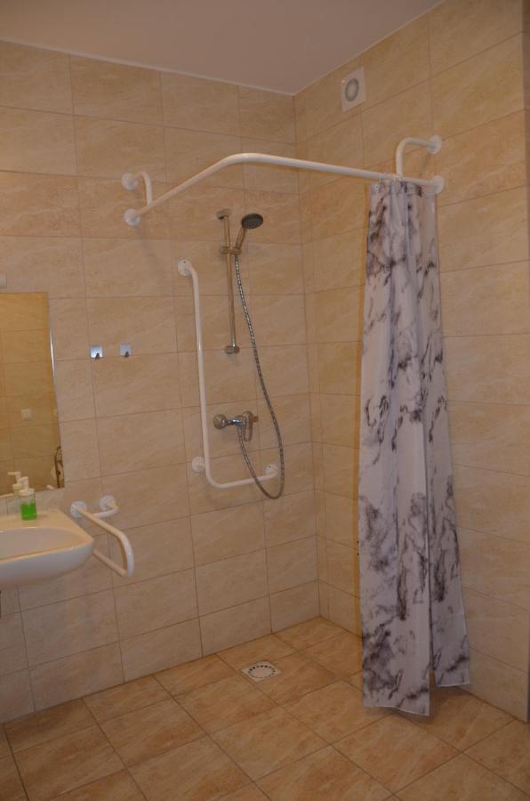 Hotel Bartnik Pszczółki Екстериор снимка